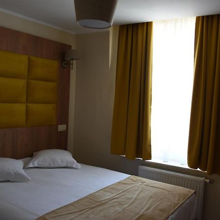 Sun Hotel Saint-Gilles Εξωτερικό φωτογραφία